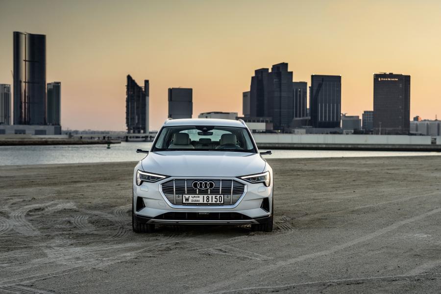  Audi e-tron 55 Quattro 2019 года  (WW) (фото 257 из 452)